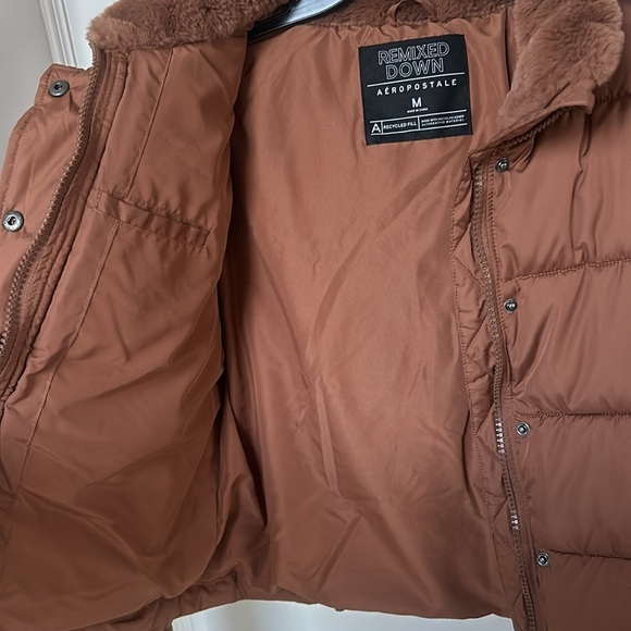 Aeropostale Heavy Weight Cropped Hooded Puffer Jacket Tan Color Size medium - Picture 5 of 11